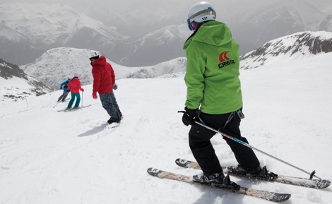 During your time off you can spend time skiing or 
snowboarding in some of the world’s best and most famous ski resorts